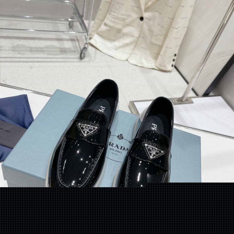 Pra*a leather shoes